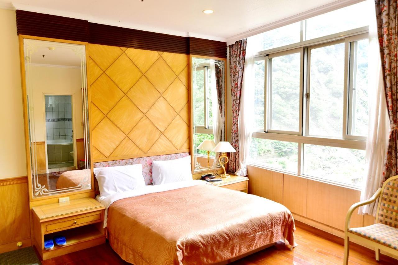 Jenq Yang Hotspring Hotel Zsenaj Kültér fotó