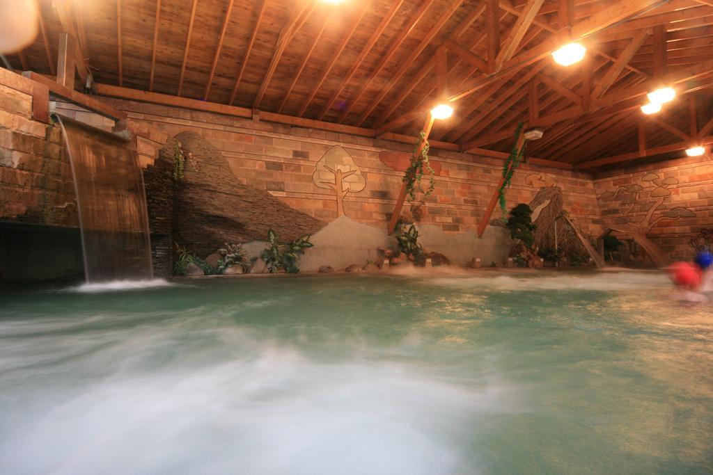 Jenq Yang Hotspring Hotel Zsenaj Kültér fotó