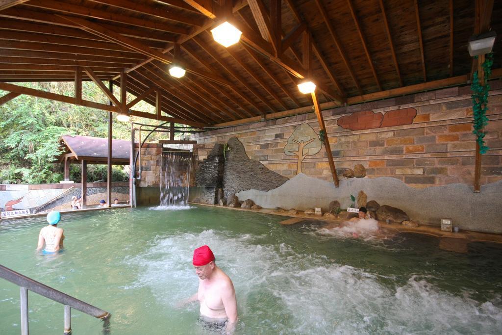 Jenq Yang Hotspring Hotel Zsenaj Kültér fotó
